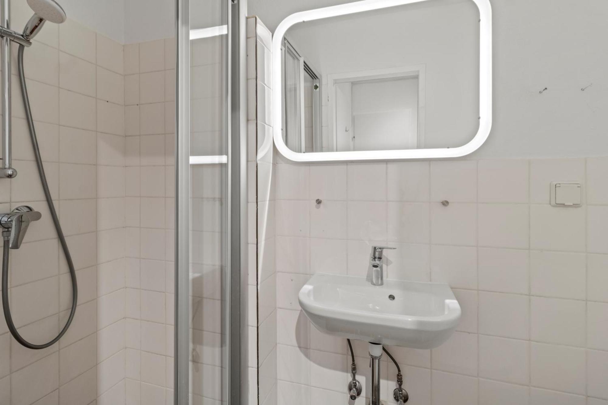 Apartamento Perfect Location, 2 Min To Main Station Viena Exterior foto