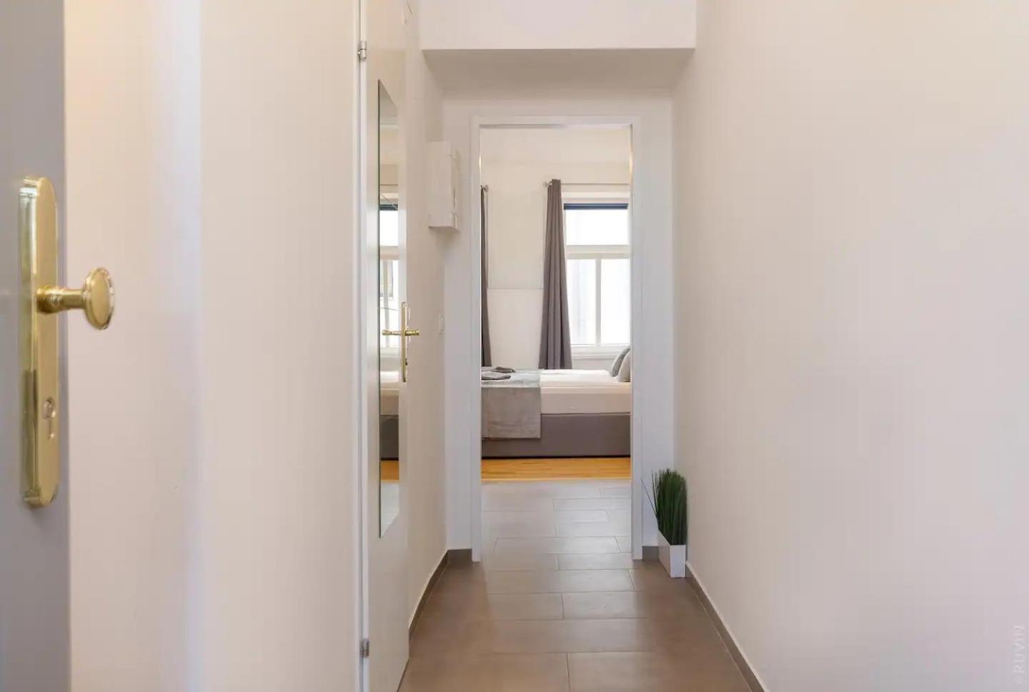 Apartamento Perfect Location, 2 Min To Main Station Viena Exterior foto