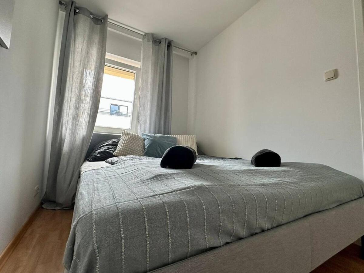 Apartamento Perfect Location, 2 Min To Main Station Viena Exterior foto