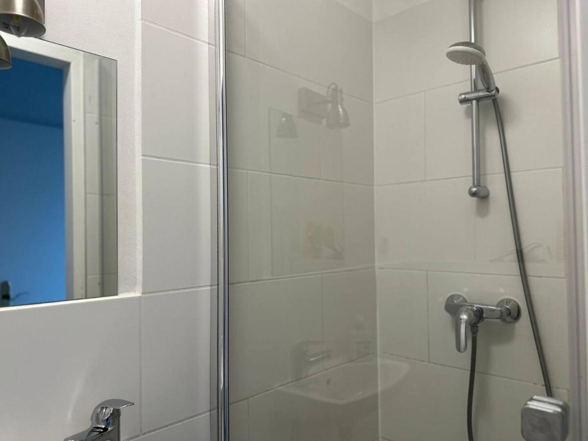 Apartamento Perfect Location, 2 Min To Main Station Viena Exterior foto