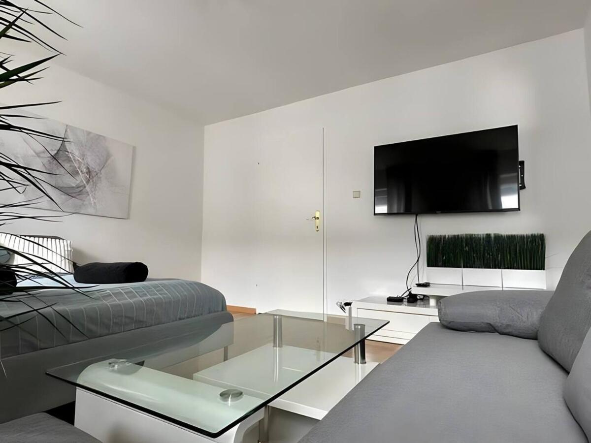 Apartamento Perfect Location, 2 Min To Main Station Viena Exterior foto