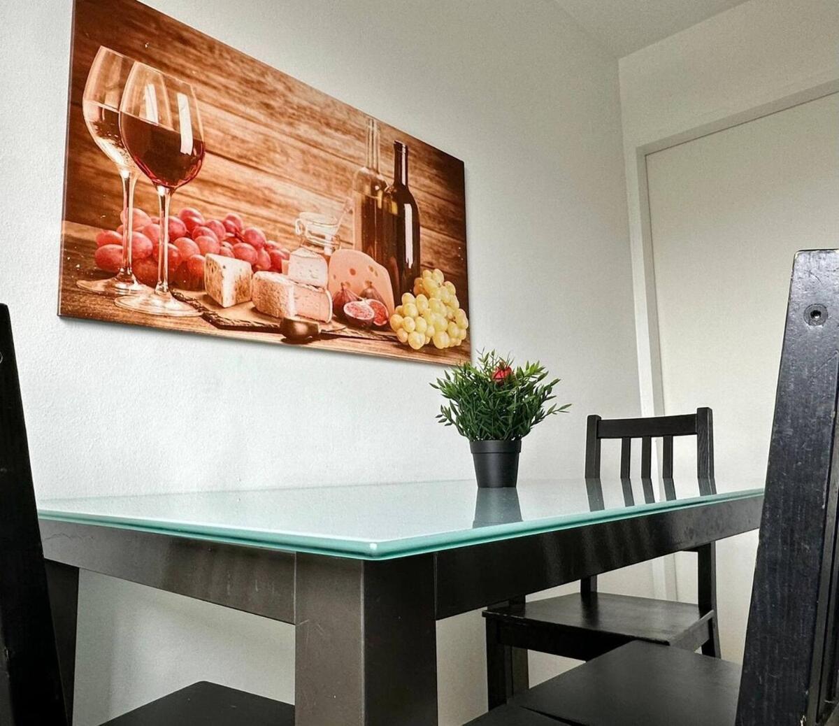 Apartamento Perfect Location, 2 Min To Main Station Viena Exterior foto